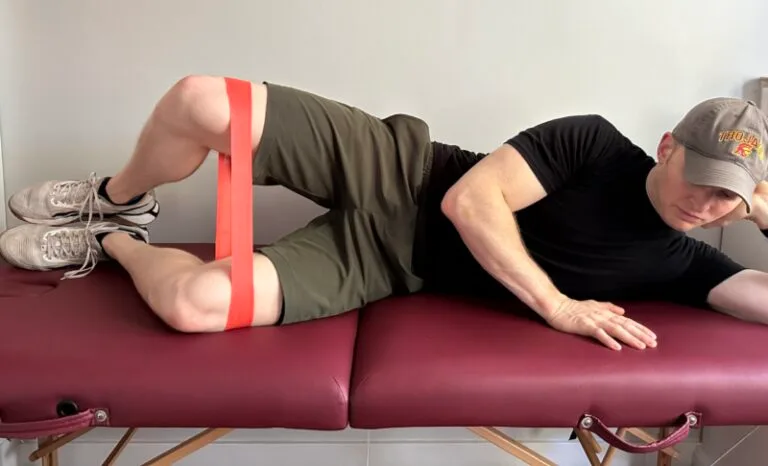 Demonstration of a sidelying clam with a resistance band