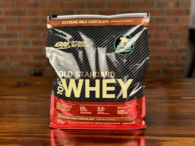 Whey protein supplement that helps rebuild quadriceps strength during patellar tendonitis recovery